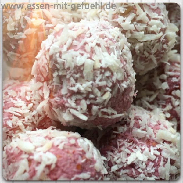 Die fertigen Himbeerkugeln