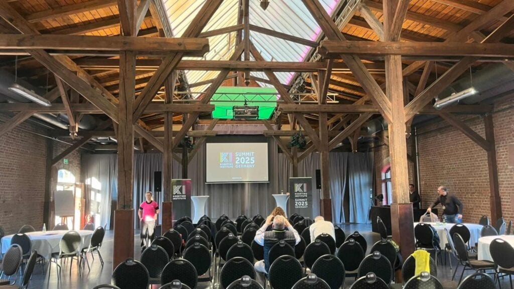 Die noch leere Location