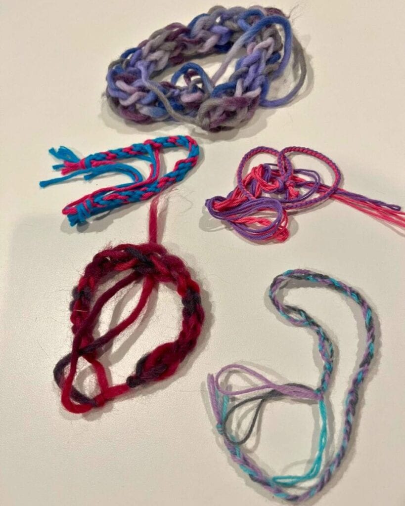 Der Workshop Bänderflechten im Siegburger Stadtmuseum
