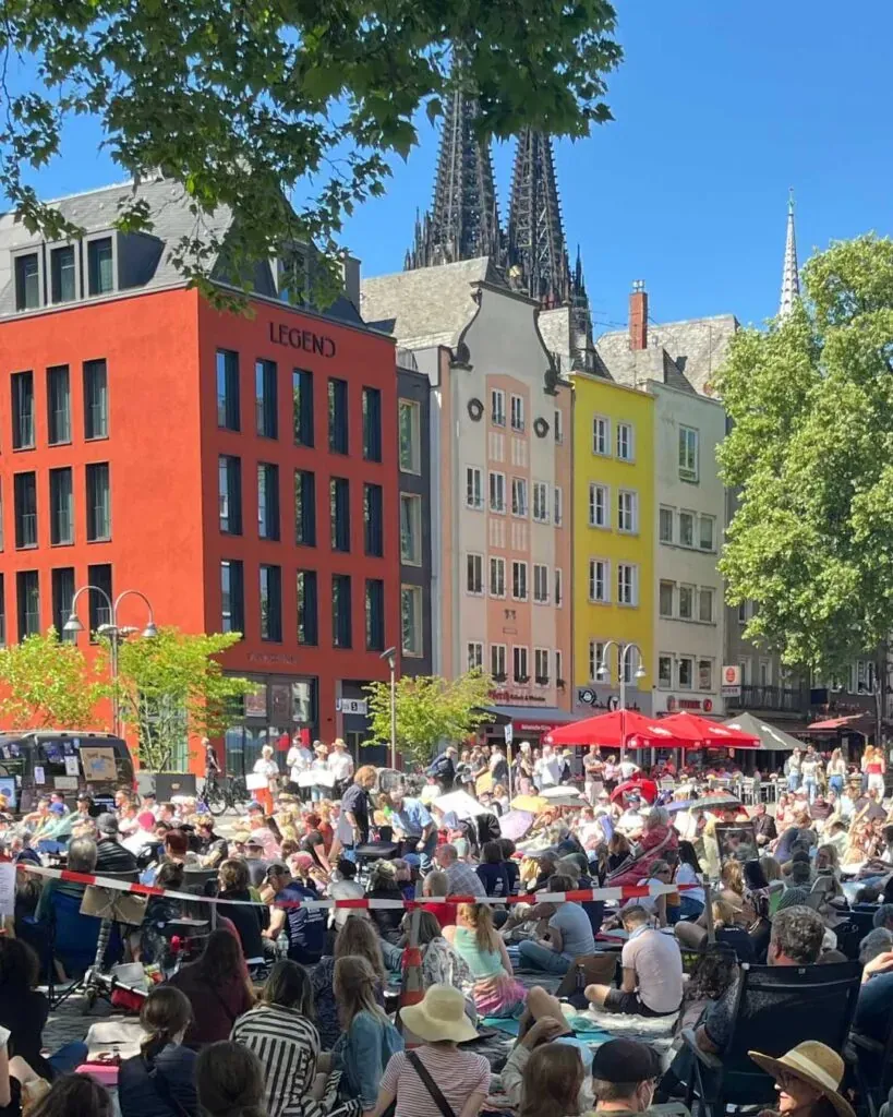 Ankunft bei der Liegenddemo in Köln